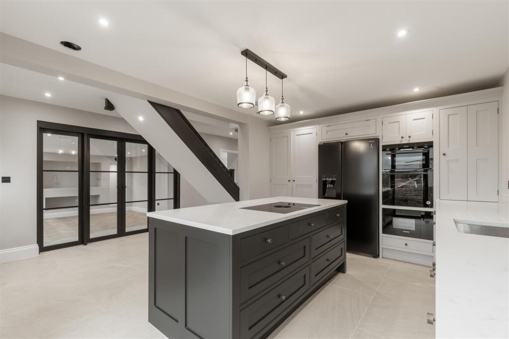 House in Huddersfield - View 4