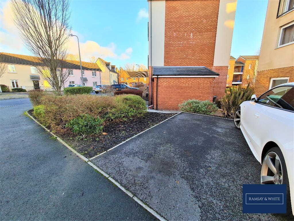 Apartment in Merthyr Tydfil, Town - View 5