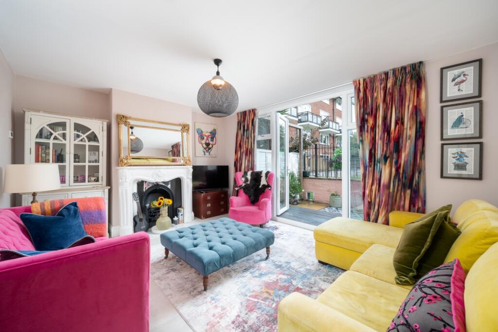 Main image of property: Barnes Street Limehouse E14