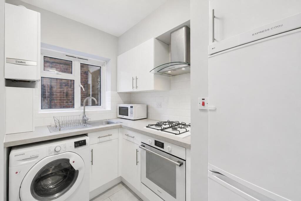 Apartment in London - View 3