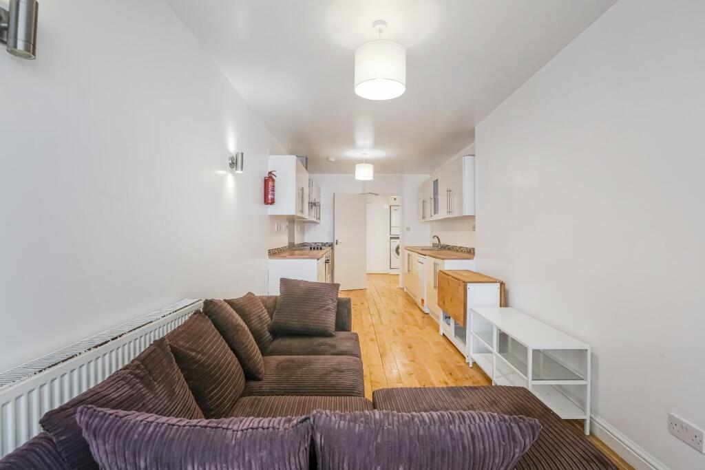 Apartment in London, Forest Hill - More