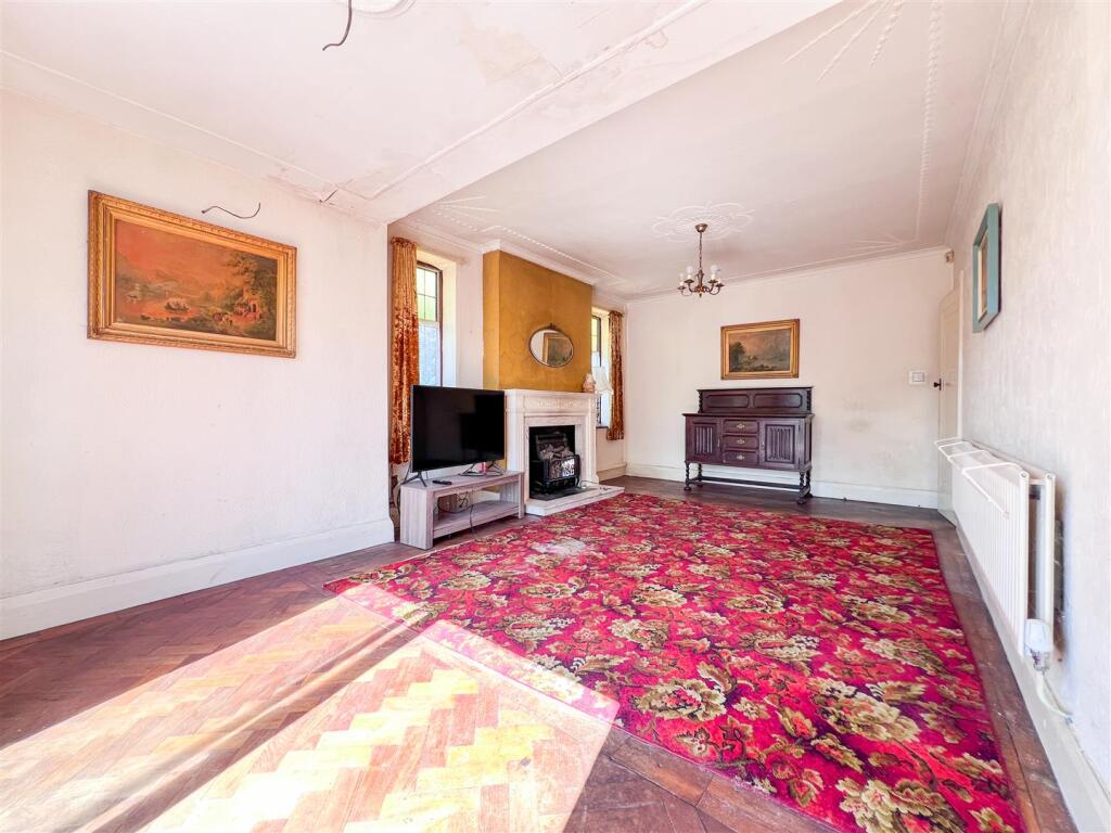 House in Stoke-on-Trent - View 4