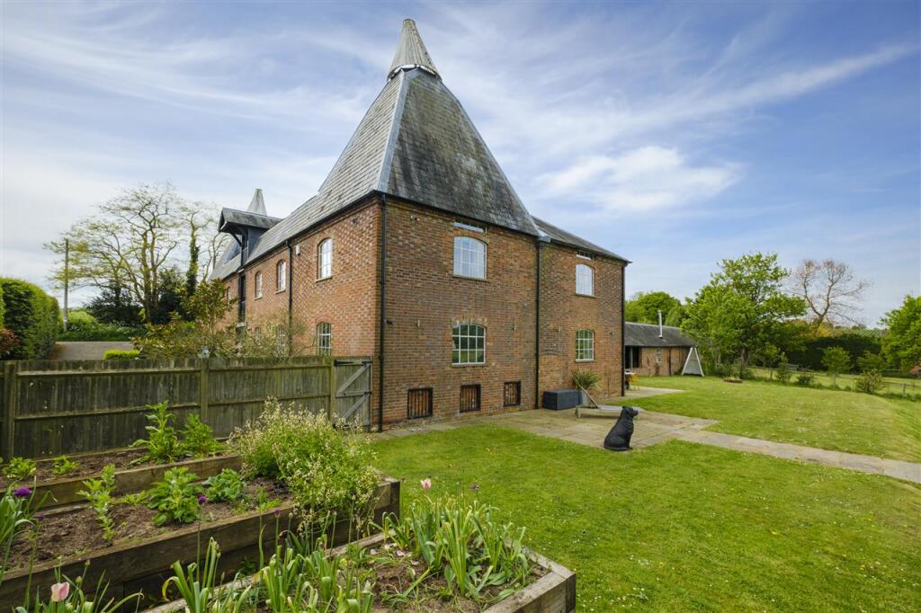 Main image of property: Ensden Oast, Lower Ensden Road, Old Wives Lees