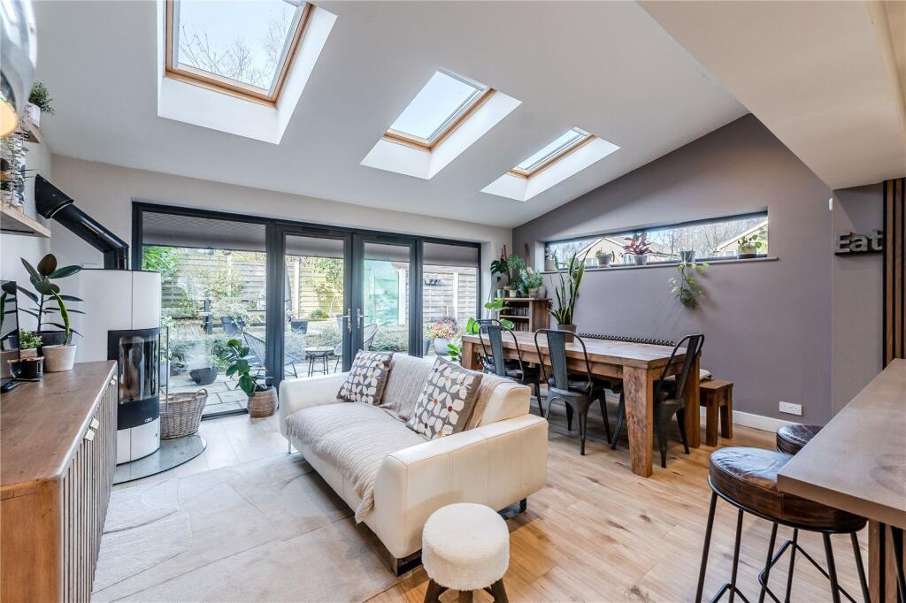 Main image of property: Holt Park Green, Leeds, West Yorkshire