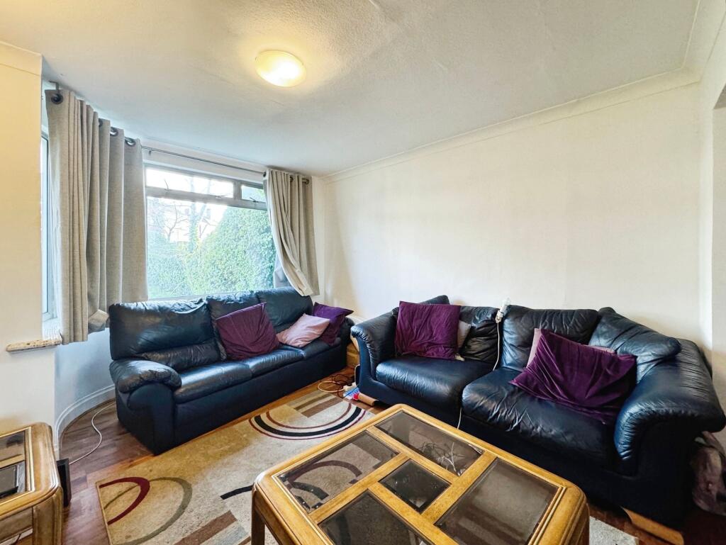 Mount Grove, Edgware, HA8 photo 3