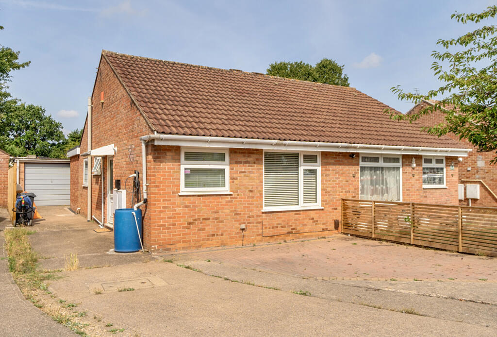 Main image of property: Ferndale Avenue, Longwell Green, Bristol, BS30