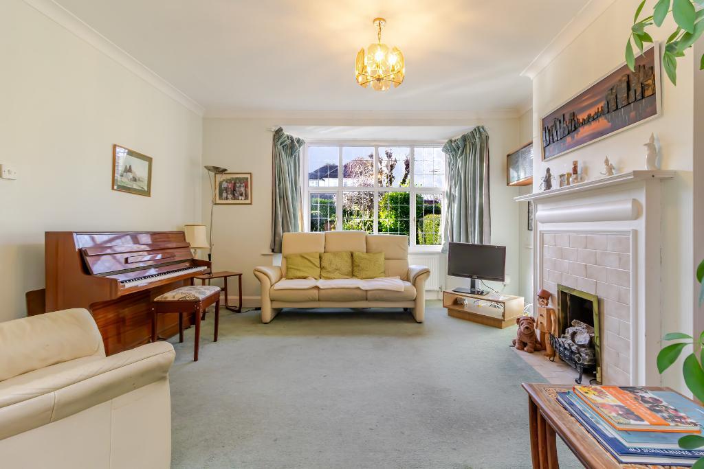 Briton Crescent, Sanderstead, Surrey, CR2 0JN photo 4