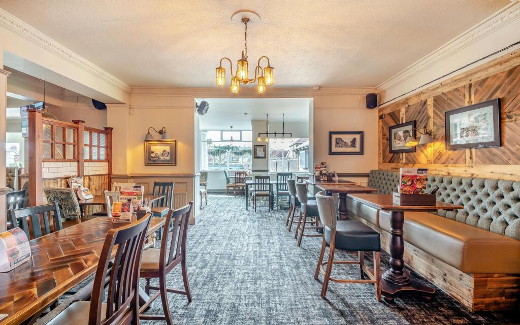 8644242-interior12.jpg