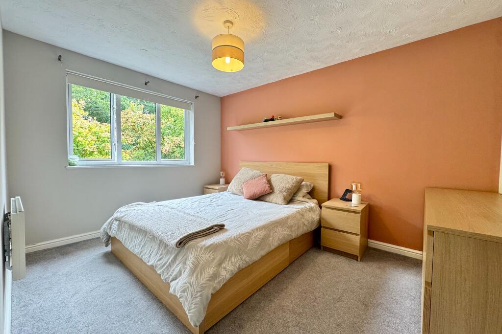 Apartment in Fareham, Whiteley - More
