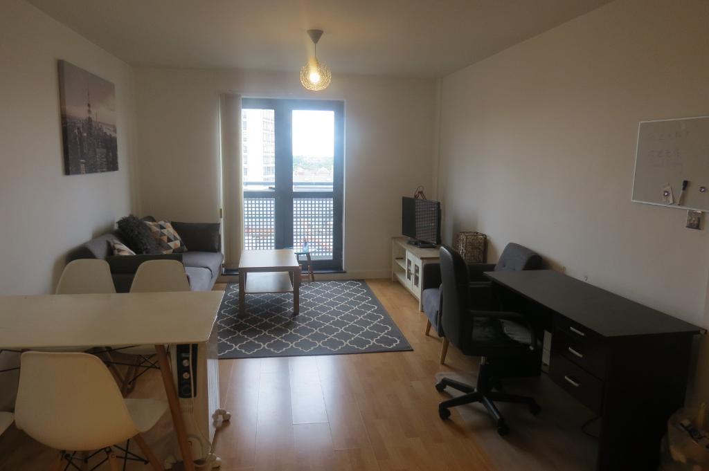Apartment in Hull, Garrison Side, Old Town - View 3