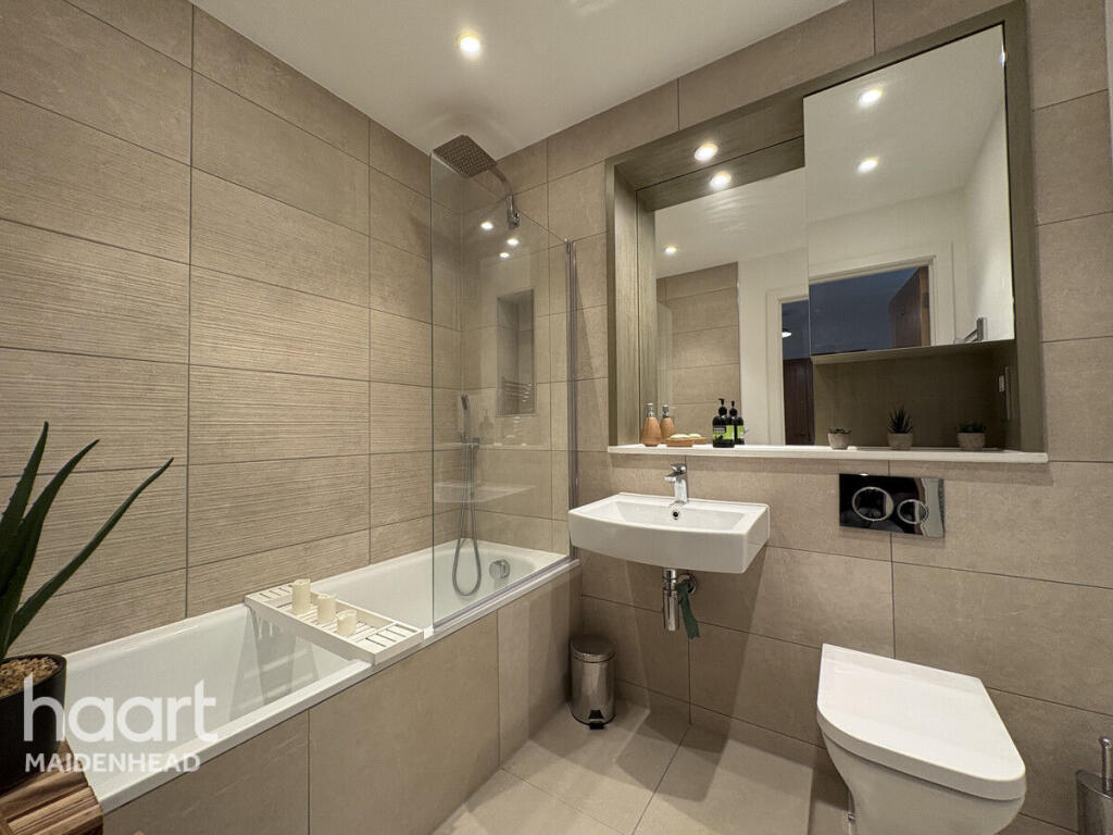 Main image of property: Clivemount Road, Maidenhead