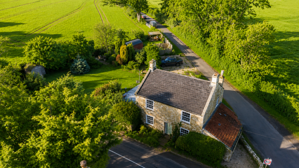 Spye Park Cottage, Tormarton, Badminton, Gloucestershire - View 2