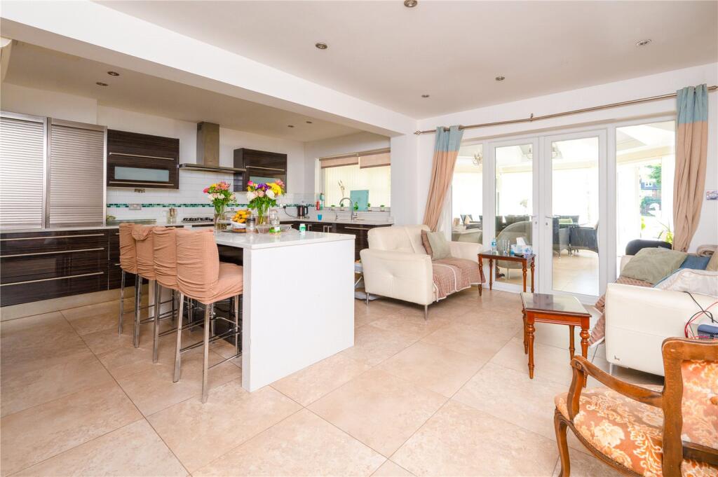 House in Hatfield, Nast Hyde - View 4