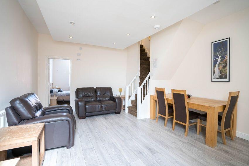 Main image of property: Flat 2B 341-343 Sharrowvale Road, Ecclesall