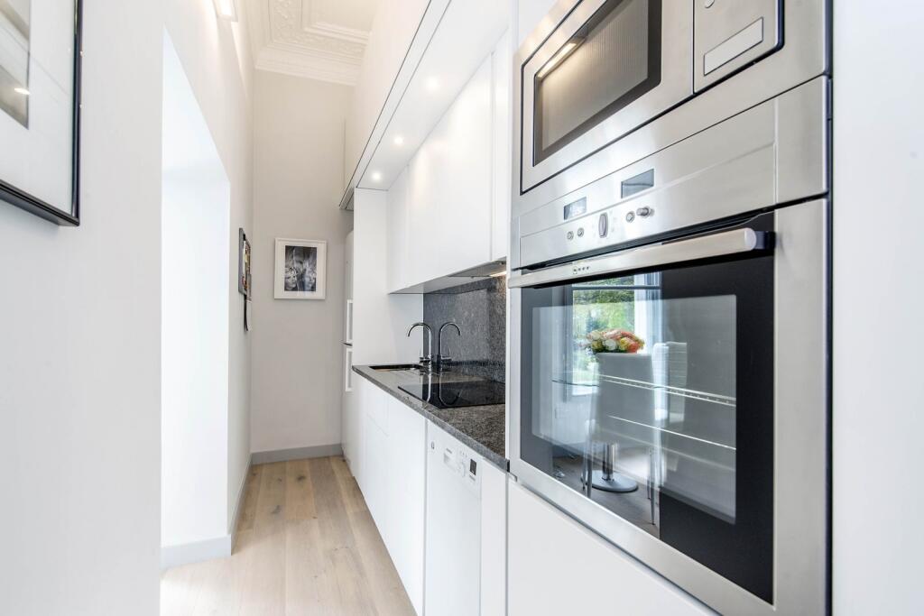Apartment in London, Earl's Court - View 3