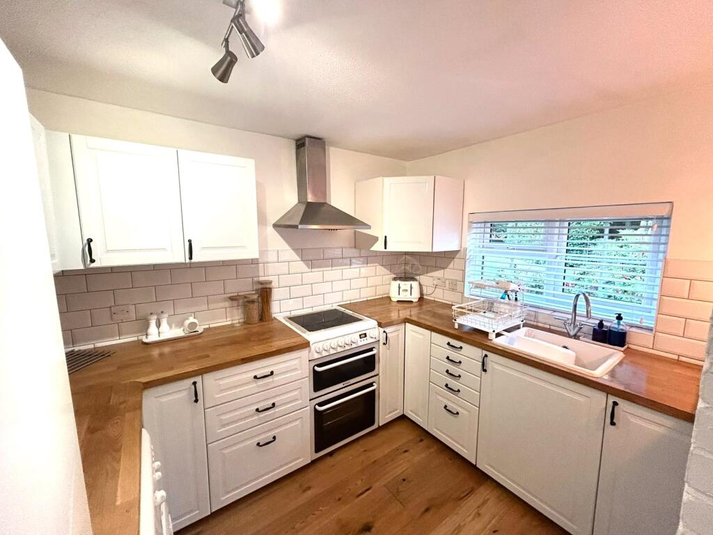 Apartment in Guildford - More