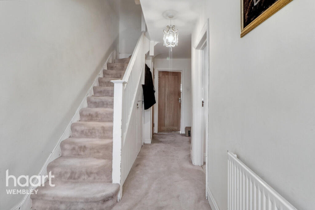 40 Kenwyn Drive photo 2