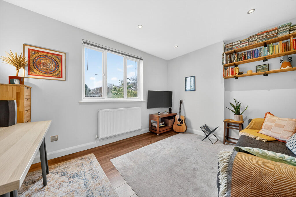 Langham Close photo 2