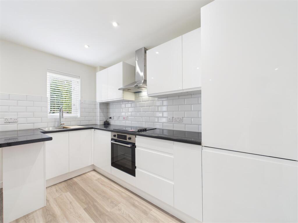 Apartment in Stevenage - View 3