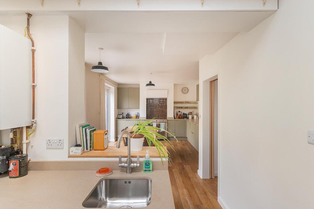 House in Bristol, Upper Knowle, St Philip's Marsh - View 5