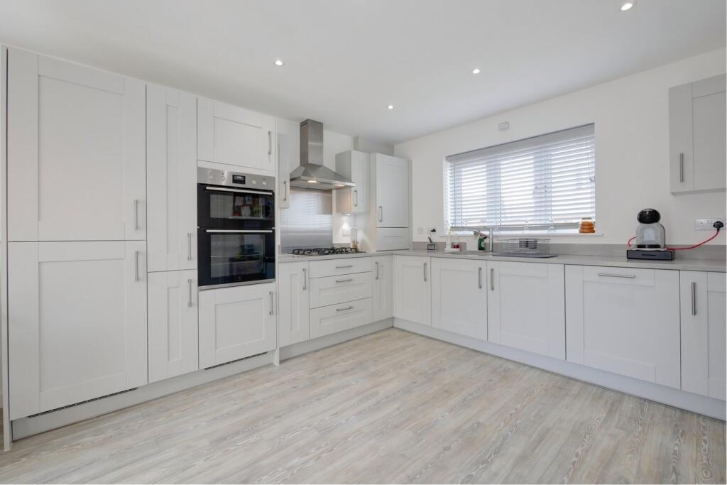House in Wealden, Roebuck Park, Hellingly - View 2