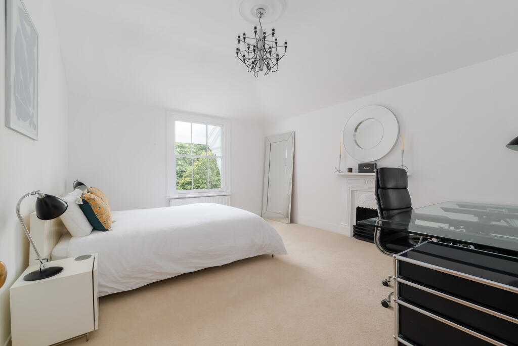 Apartment in London, Baizdon Road Estate, Blackheath - More
