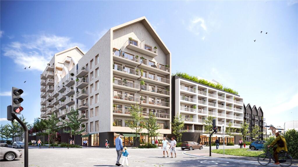 2-bed apartment on E 109, The Waterfront, West Quay Marina, Poole, Dorset, BH15, £365,000
