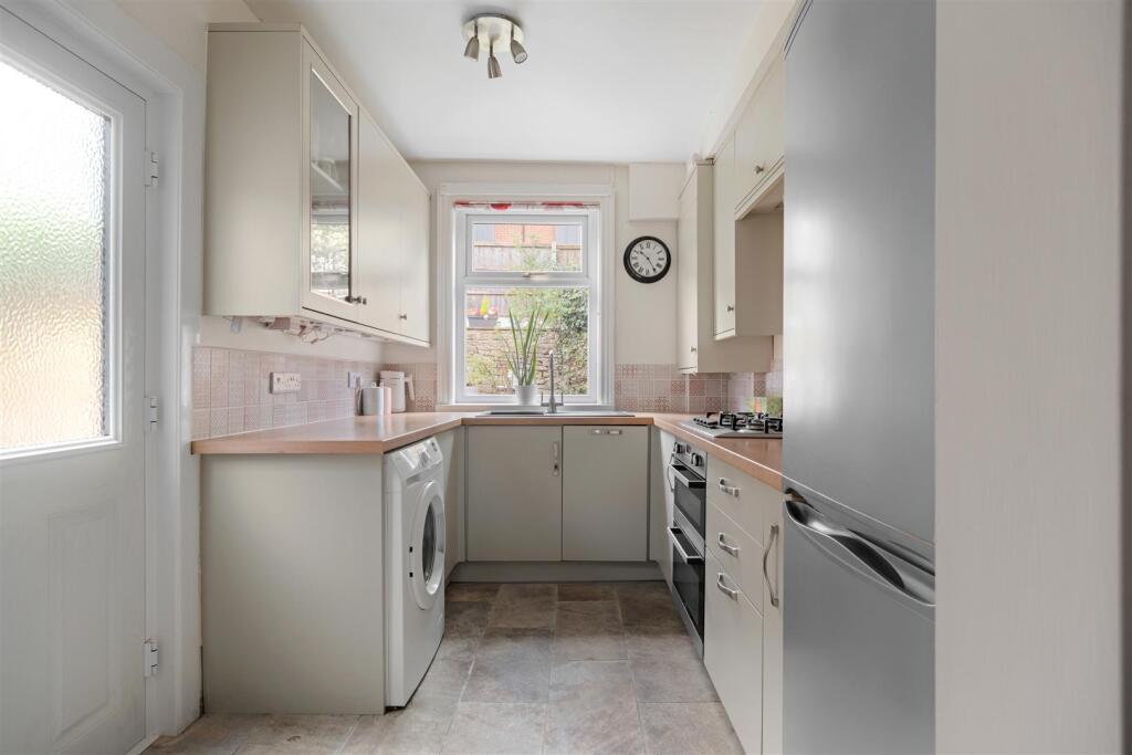 House in Sheffield, Crookesmoor, Walkley - More