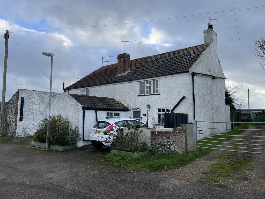 2-bed semi-detached on Spring Cottage, 58 Beach Road, Scratby, Great Yarmouth, Norfolk NR29 3AJ, £110,000