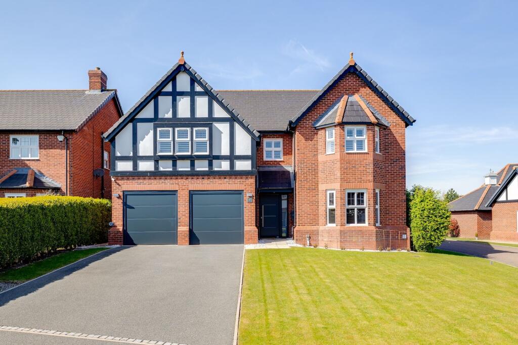 Main image of property: Kingfisher Close, Saighton, CH3