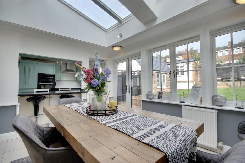 House in Fareham, Portchester - More