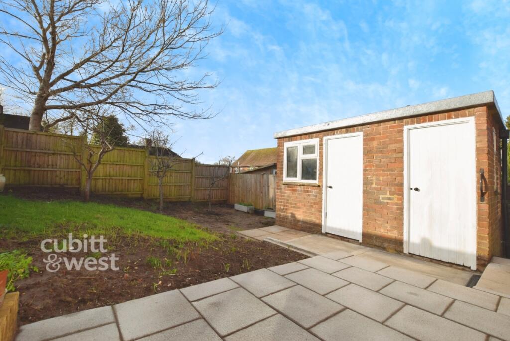 House in Redhill - View 5