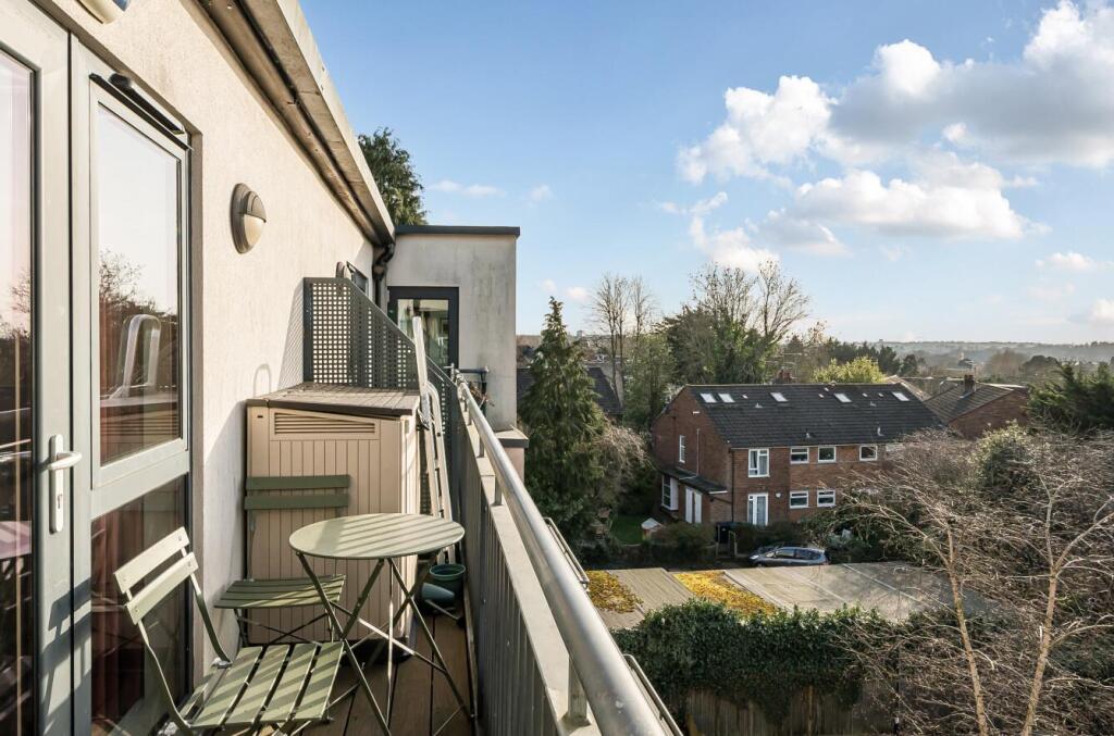Apartment in London - More