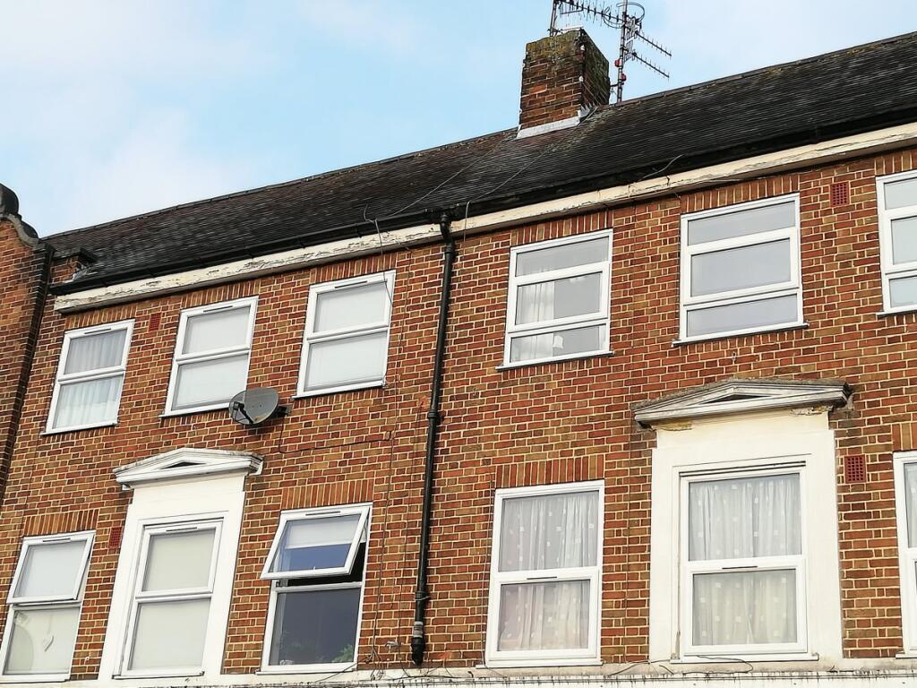 Apartment in Redhill - View 2