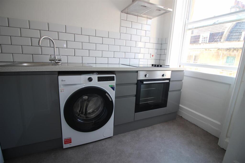 Apartment in Bath, Kingsmead - View 3