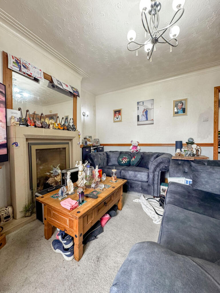 House in Bradford, West Yorkshire - View 3