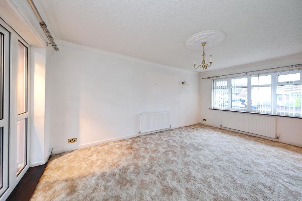 Woodside Avenue, Mansfield, NG18 photo 4