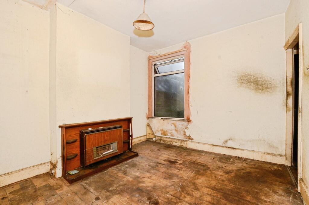 302 Whippendell Road, Watford photo 3
