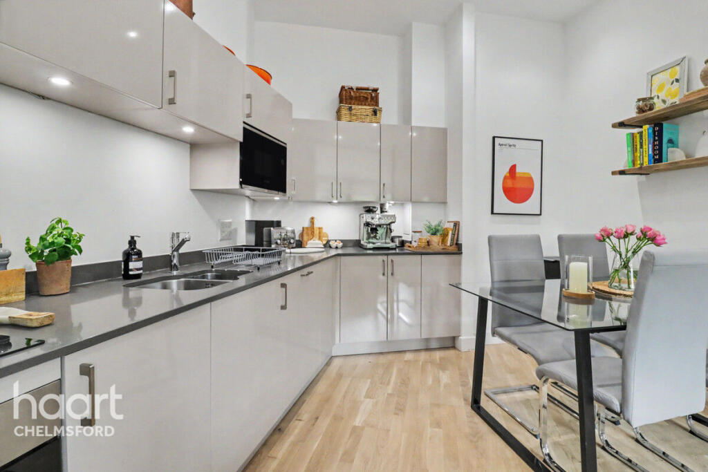 Apartment in Chelmsford - View 5