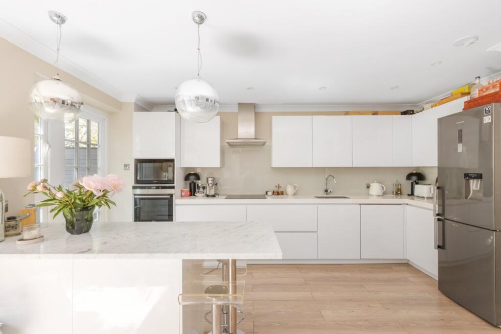 House in London - View 5