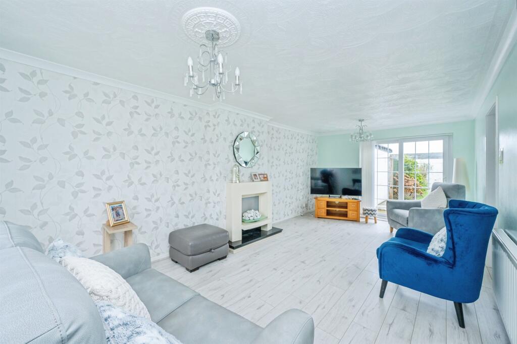 Purcell Avenue, Lichfield photo 3