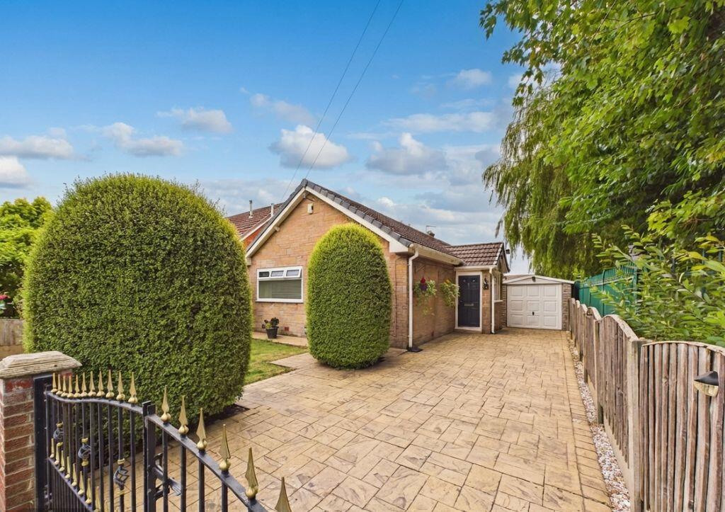 Main image of property: Parr Fold Avenue, Worsley, Manchester