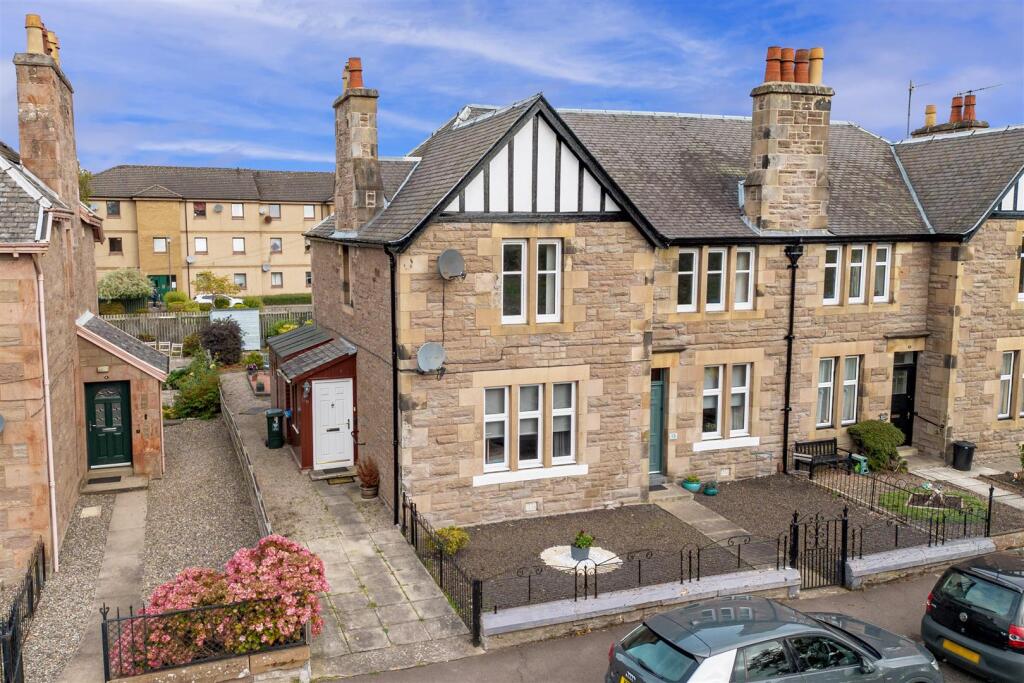 Main image of property: 11 Muirton Place, Perth, PH1 5DJ