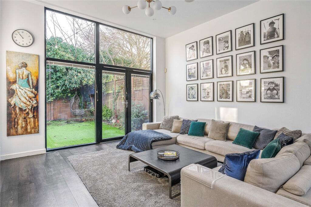 Ebury Mews, Islington, London, N5 photo 3