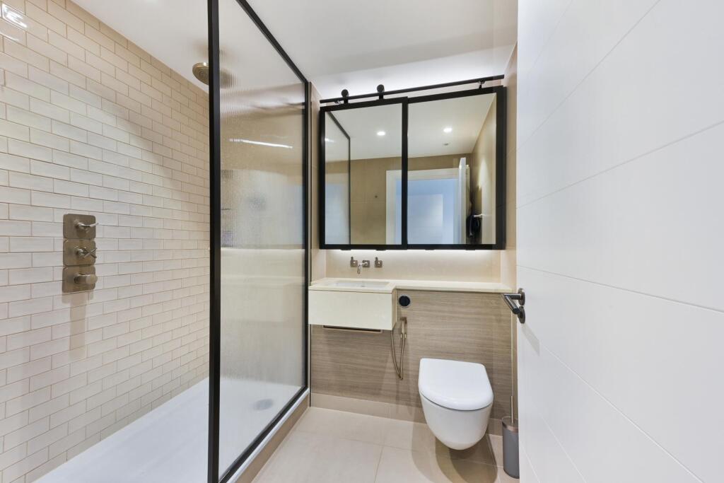 Radley House, Prince Of Wales Dive, SW11 - Mehr