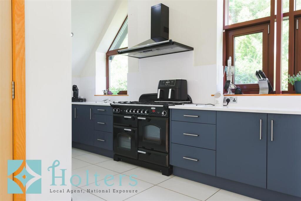 Van Road, Llanidloes, SY18 photo 4