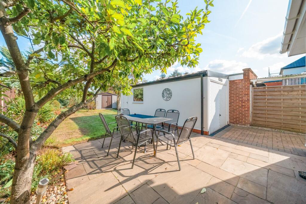 House in Slough, Burnham - View 5