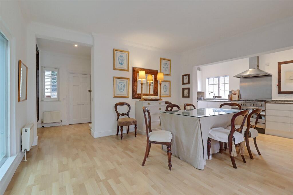 House in Surrey Heath, Windlesham - View 5