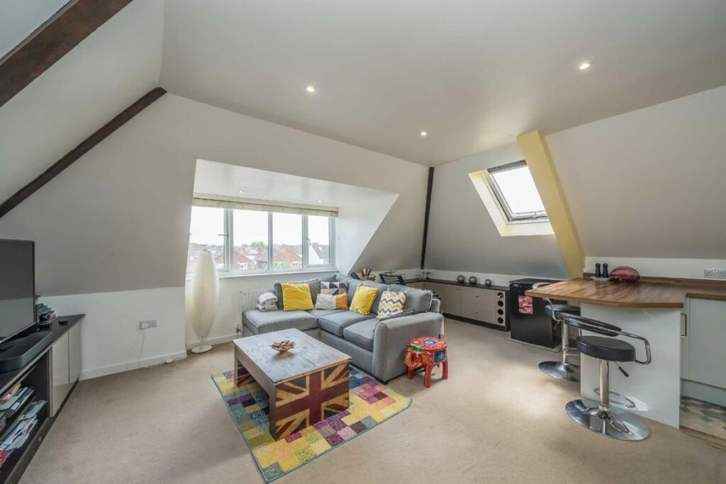 Apartment in Twickenham - View 2