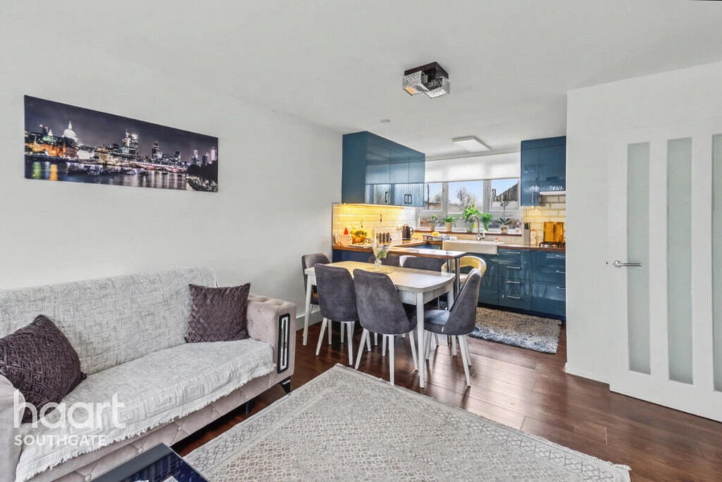 Apartment in London, Winchmore Hill, Edmonton - View 5